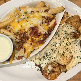 Cheddar's Scratch Kitchen - Creamy Garlic Tilapia & Shrimp with Loaded Fries - Comfort Food Near Me - Brooksville, Florida