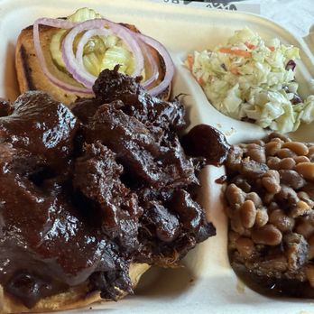 Mission Burger - Brisket platter - Burgers Near Me - Austin, Texas