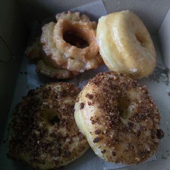 Manna Donuts - Donuts Near Me - Signal Hill, California
