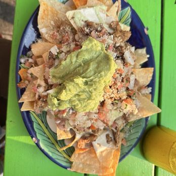 Mis Tacones - Nachos pollo - Vegan Near Me - Portland, Oregon Mis Tacones - Nachos pollo - Vegan Near Me - Portland, Oregon