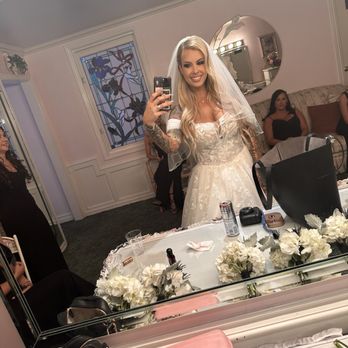 The Garden Room - The bridal suite before walking down the aisle! - Venues & Event Spaces Near Me - Garden Grove, California
