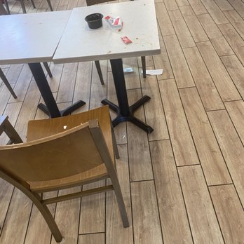 Taco Bell - Every table was a mess - Fast Food Near Me - Royersford, Pennsylvania