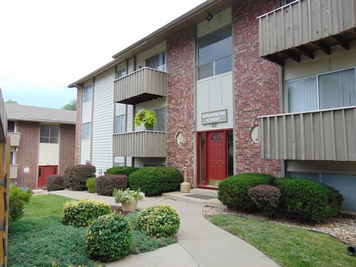 CHEROKEE VILLAGE APARTMENTS Updated September 2024 939 Cherokee Dr