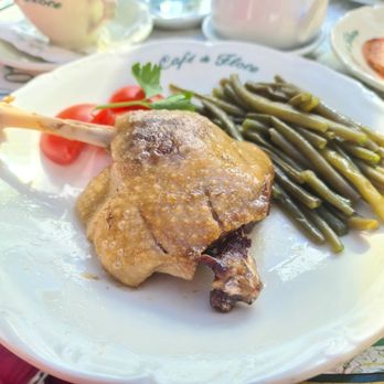 Café de Flore - Confit de Canard (duck confit) - Cafes Near Me - Paris, 75 Café de Flore - Confit de Canard (duck confit) - Cafes Near Me - Paris, 75