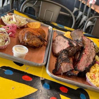 Shotgun Willie's BBQ - Smoked chicken with coleslaw and brisket with macaroni and cheese - Barbeque Near Me - Madison, Tennessee Shotgun Willie's BBQ - Smoked chicken with coleslaw and brisket with macaroni and cheese - Barbeque Near Me - Madison, Tennessee