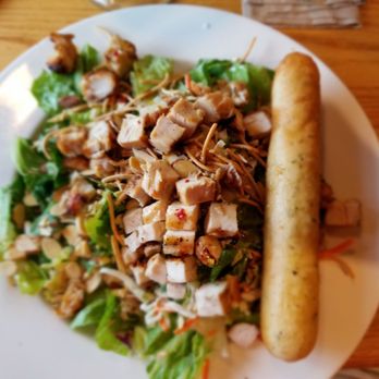 Applebee's Grill + Bar - Oriental Chicken Salad - American Near Me - Aurora, Colorado