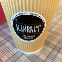 På Hjørnet - God kaffe.  Rigtig espressomaskine, ikke bare en automat.