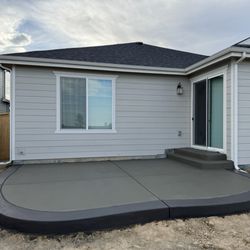 Soto's Concrete & Landscaping - Two tone broom finish