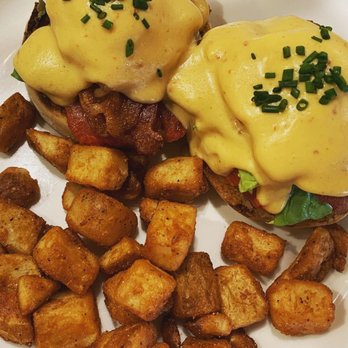 Briarpatch Restaurant - Eggs Benedict - American Near Me - Winter Park, Florida