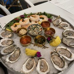 Savannah Oyster - Single seafood tower