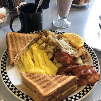 Elsie's Diner - Elsie's breakfast with the milkshake of the month (chocolate + strawberry) - Diners Near Me - Owen Sound, Ontario Elsie's Diner - Elsie's breakfast with the milkshake of the month (chocolate + strawberry) - Diners Near Me - Owen Sound, Ontario