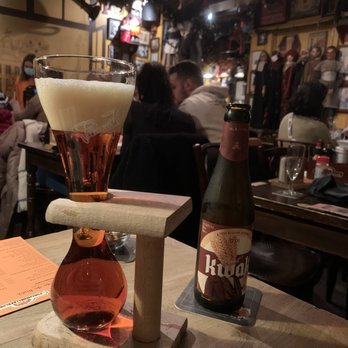 Le Poechenellekelder - Kwak beer - Beer Bar Near Me - Brussels, BRU Le Poechenellekelder - Kwak beer - Beer Bar Near Me - Brussels, BRU