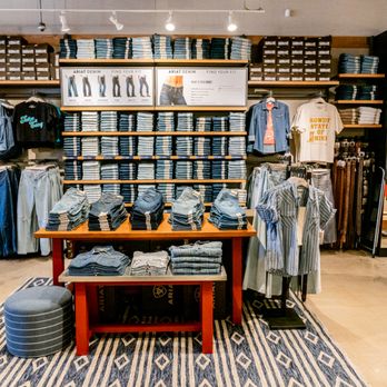Ariat - Ariat Brand Shop in Studio City - Shoe Stores Near Me - Studio City, California