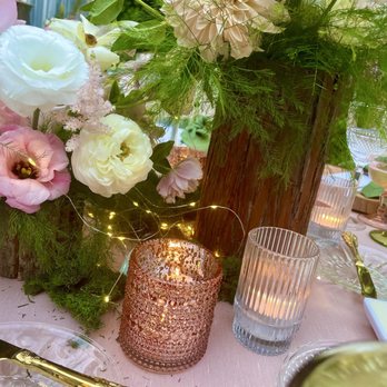 Beautiful Savage Flowers - Our centerpieces - Florists Near Me - Lake Forest, California Beautiful Savage Flowers - Our centerpieces - Florists Near Me - Lake Forest, California