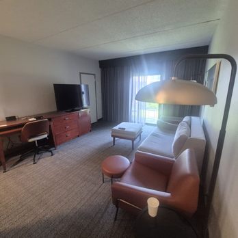 Courtyard by Marriott Poughkeepsie - Room - Hotels Near Me - Poughkeepsie, New York