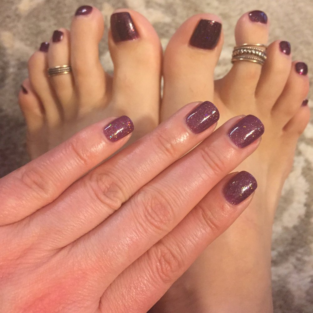Pono Shellac Gel Mani in Nordic Lights with matching Vinylux nail polish with Pono Pedi!