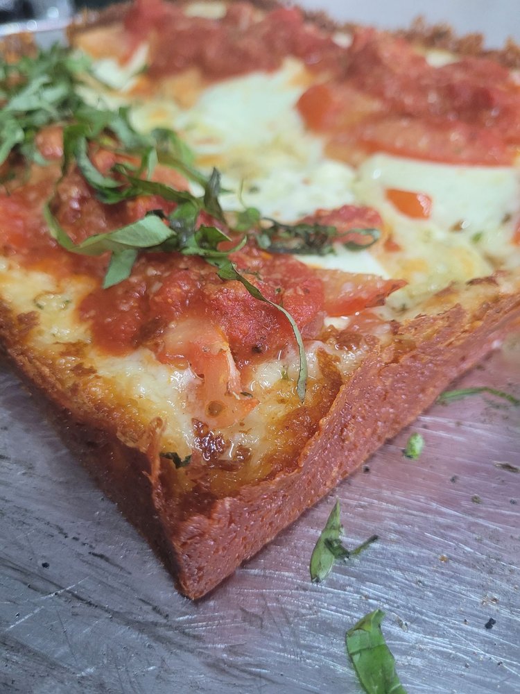 CATALYST AT THE PUBLIC HOUSE CLOSED Updated May 2024 12 Photos 123 SE K St, Grants Pass