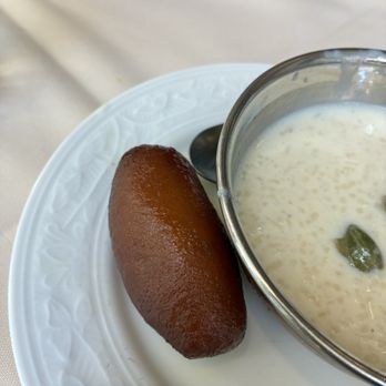 Le Taj - Gulab jamon - Indian Near Me - Montreal, Quebec Le Taj - Gulab jamon - Indian Near Me - Montreal, Quebec