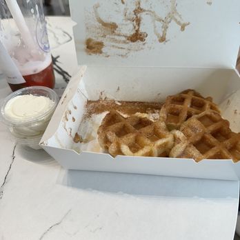 Dreamy Tea - Croffle - Desserts Near Me - Winter Garden, Florida