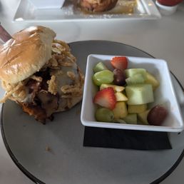 The puma burgers with fruit was a great mix of healthy and full. Burger has lots of flavor and fruit was crisp and fresh