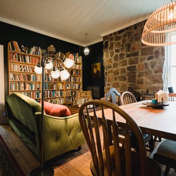 Gilded Drifter Inn - The Gilded Drifter Inn Library - Hotels Near Me - Loyalton, California