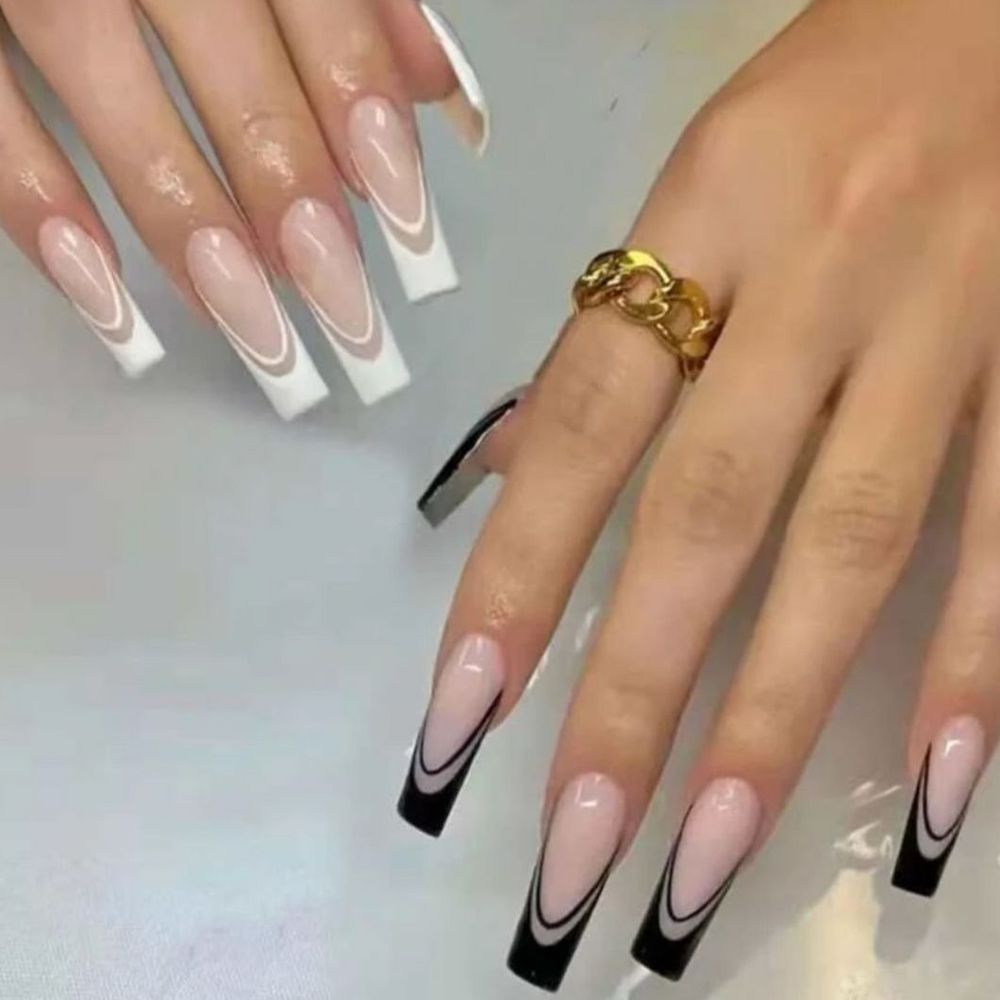 Omni Nails and Lash Lounge Image