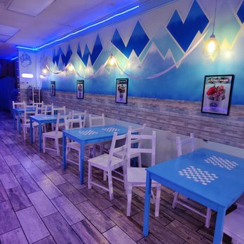 Just Chill - Plenty of Seating! - Ice Cream & Frozen Yogurt Near Me - Kansas City, Missouri Just Chill - Plenty of Seating! - Ice Cream & Frozen Yogurt Near Me - Kansas City, Missouri