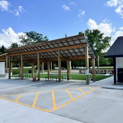 Good News Brewing - Outdoor parking, seating and set-up