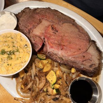 Lanterns Restaurant and Tavern - Prime rib with truffle Mac and cheese and sautéed vegetables - Bars Near Me - Waianae, Hawaii Lanterns Restaurant and Tavern - Prime rib with truffle Mac and cheese and sautéed vegetables - Bars Near Me - Waianae, Hawaii