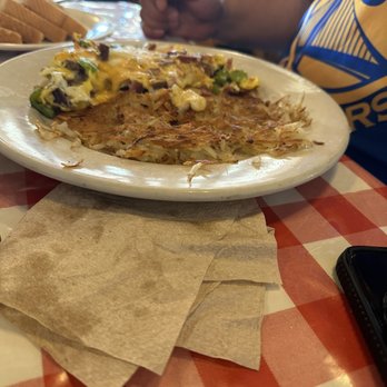 Baldy's Classic American Diner - Breakfast Omelette with hash browns - American Near Me - Adkins, Texas Baldy's Classic American Diner - Breakfast Omelette with hash browns - American Near Me - Adkins, Texas
