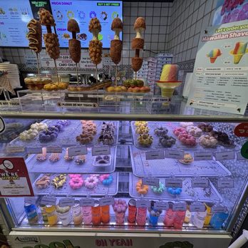 Goldmiss - Display case - Donuts Near Me - East Rutherford, New Jersey Goldmiss - Display case - Donuts Near Me - East Rutherford, New Jersey