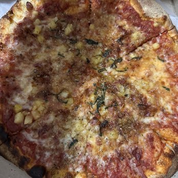 Brick & Basil Wood Fired Pizza - Mowie Wowie Pizza--very tasty - Food Trucks Near Me - Yantic, Connecticut