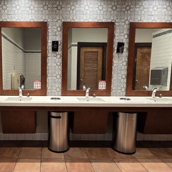 The Veranda - clean restroom - Shopping Centers Near Me - Concord, California The Veranda - clean restroom - Shopping Centers Near Me - Concord, California