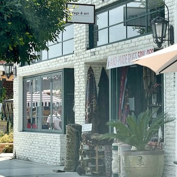 Rugs & Art - On La Brea between coffee shop and Burgers99 - Rugs Near Me - Los Angeles, California Rugs & Art - On La Brea between coffee shop and Burgers99 - Rugs Near Me - Los Angeles, California
