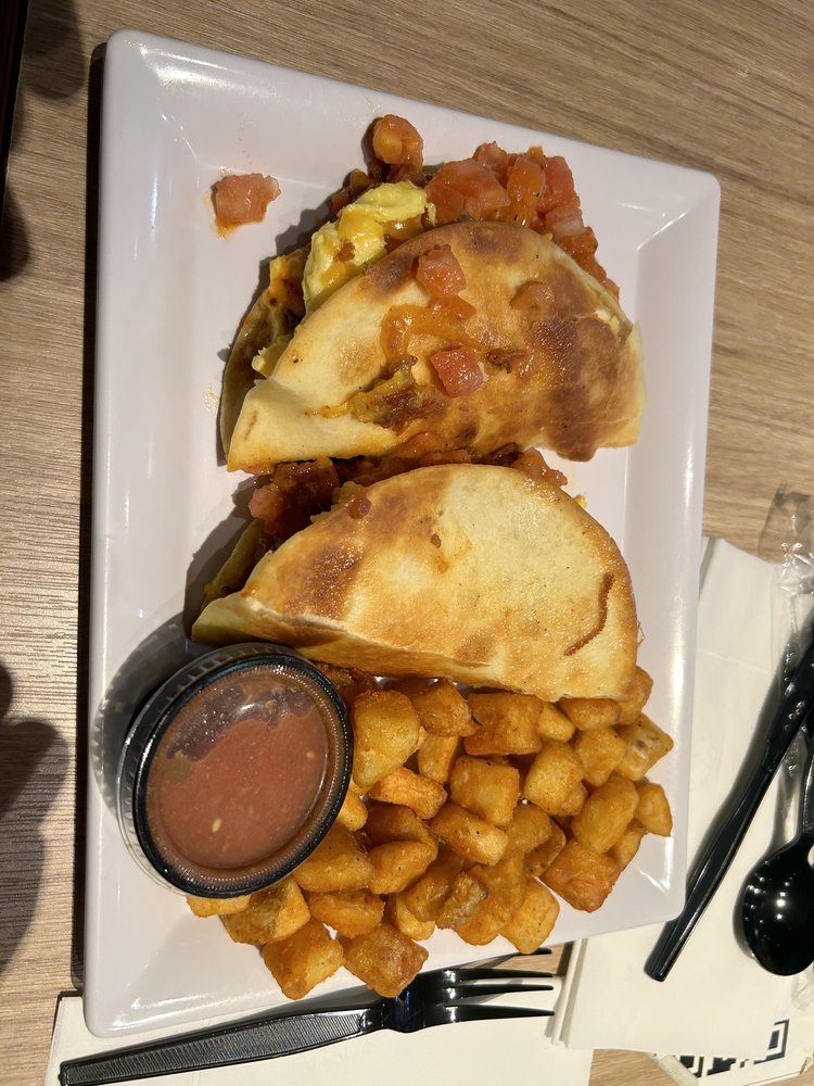 CHILIS Updated September 2024 51 Photos & 51 Reviews 1 Detroit