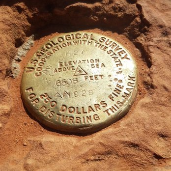 Canyon Overlook Trail - Hiking Near Me - Springdale, Utah Canyon Overlook Trail - Hiking Near Me - Springdale, Utah