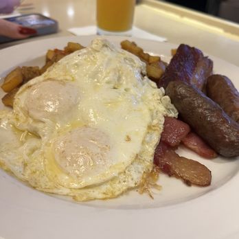 M.A.C. 24/7 - Mac attack - American Near Me - Honolulu, Hawaii