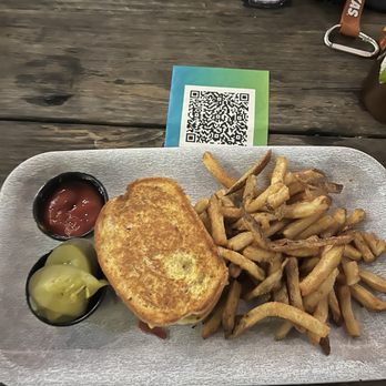 The Tipsy Oak - Brisket grilled cheese - Gastropubs Near Me - Arlington, Texas The Tipsy Oak - Brisket grilled cheese - Gastropubs Near Me - Arlington, Texas