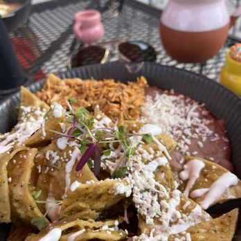 Panfila Cantina And Restaurant - Chilaquiles con pollo - Mexican Near Me - San Antonio, Texas Panfila Cantina And Restaurant - Chilaquiles con pollo - Mexican Near Me - San Antonio, Texas