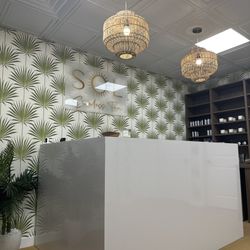 Sol Sunless Tan - Cute interior with 4/5 rooms!