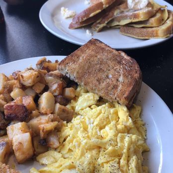 Dad's Restaurant - Diners Near Me - Wallingford, Connecticut
