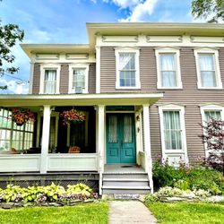 John Henry Bed And Breakfast