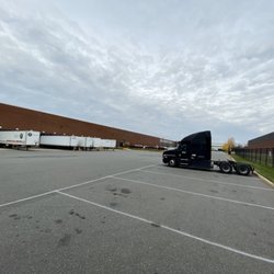 Loreal USA - Bob tail parking and docks