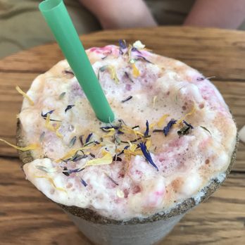 Brunch & Cake - Iced Vanilla latte - Breakfast & Brunch Near Me - Barcelona, B Brunch & Cake - Iced Vanilla latte - Breakfast & Brunch Near Me - Barcelona, B