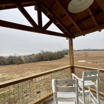Blue Hills Ranch - Back patio - Hotels Near Me - McGregor, Texas