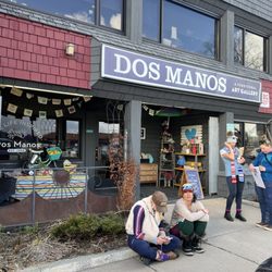 Dos Manos - Art & gift shop store front