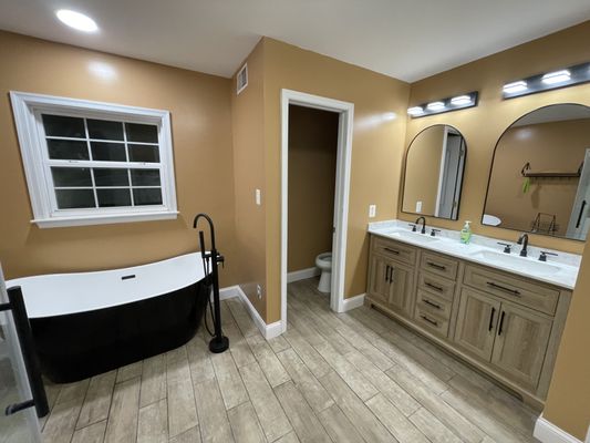 Mccall's Electric and Plumbing Logo