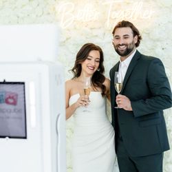Snapqube - A Photo Booth Rental Company