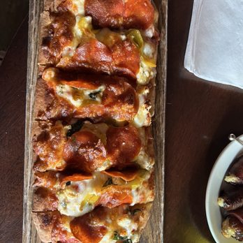 Revival Lounge - Delicious flatbread - Cocktail Bars Near Me - Mount Vernon, Washington