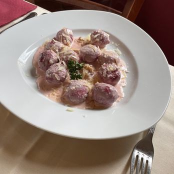 Villa Arcinos - Restaurants Near Me